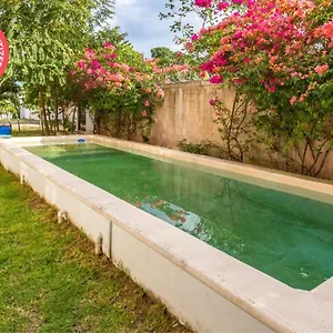 hostpal-hotel-bugambilias-bacalar.quintano-roohotels.com/